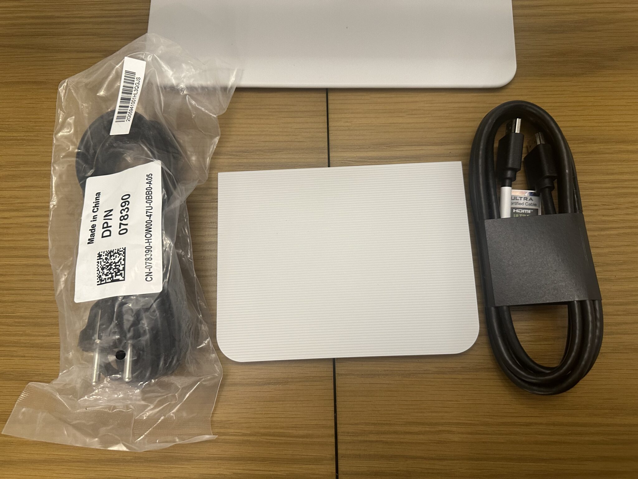 Dell S2725QS rear view