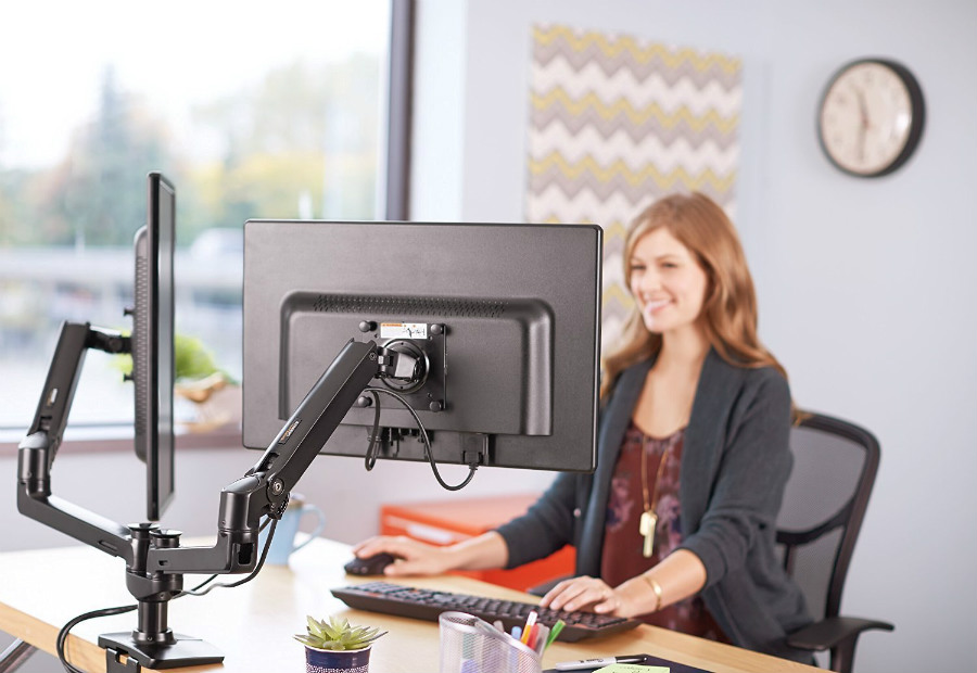 cheap accessories for multi-monitor gaming setup