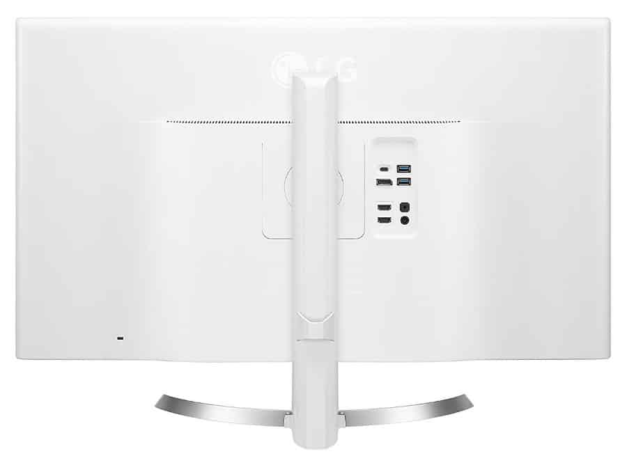 LG 32UD99-W for PS4 Pro