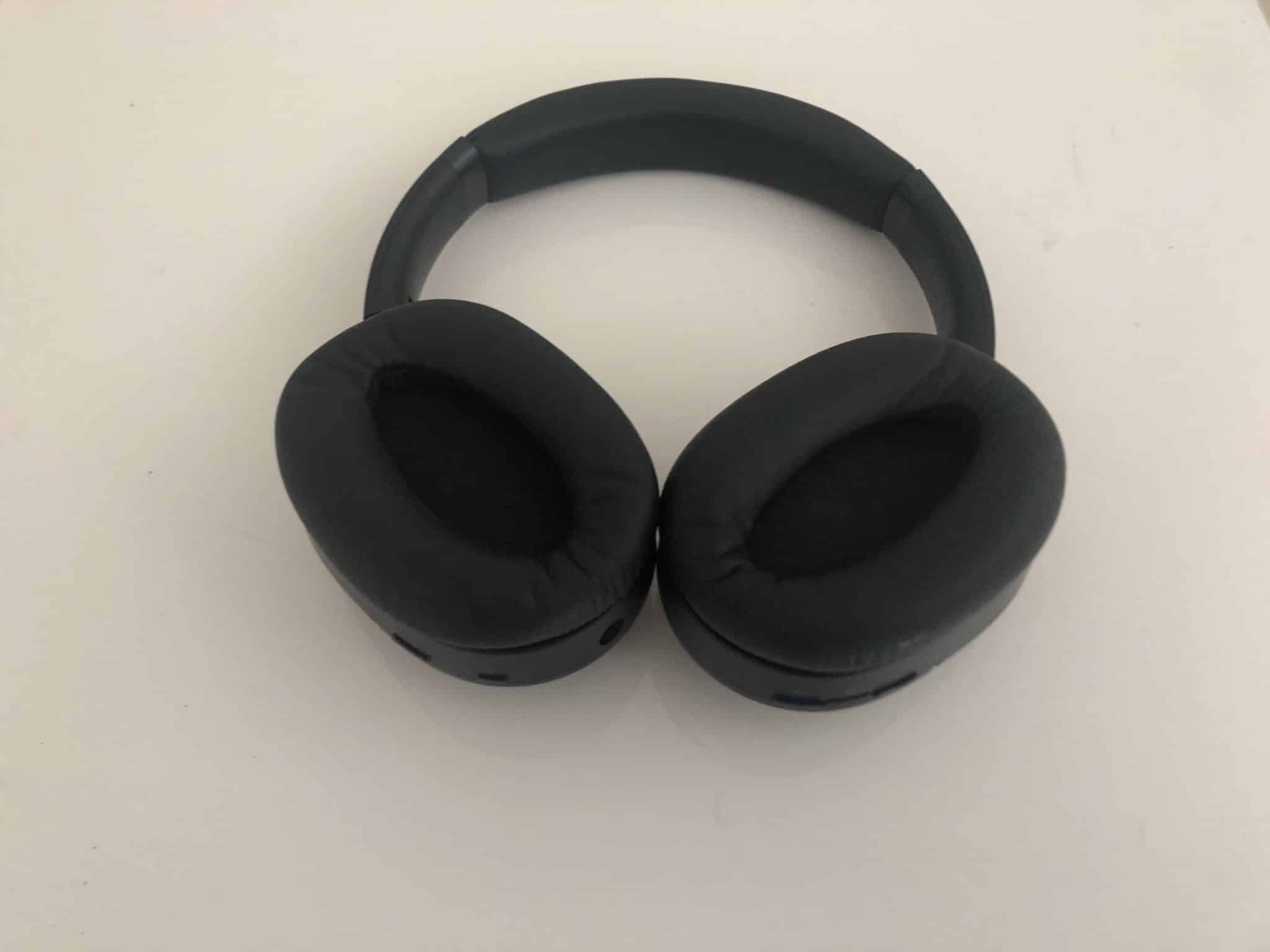 Bose QC35 or Razer Opus