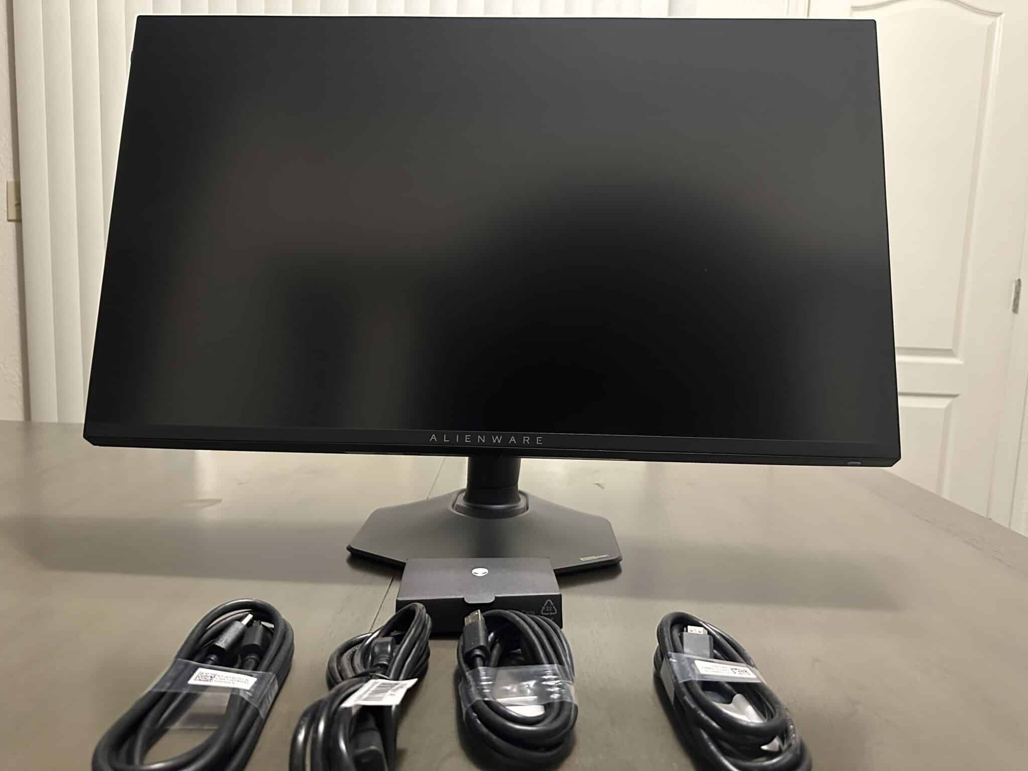 dual resolution monitor for editing